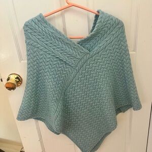 Elegant Cable Irish Knit Poncho - Light Blue